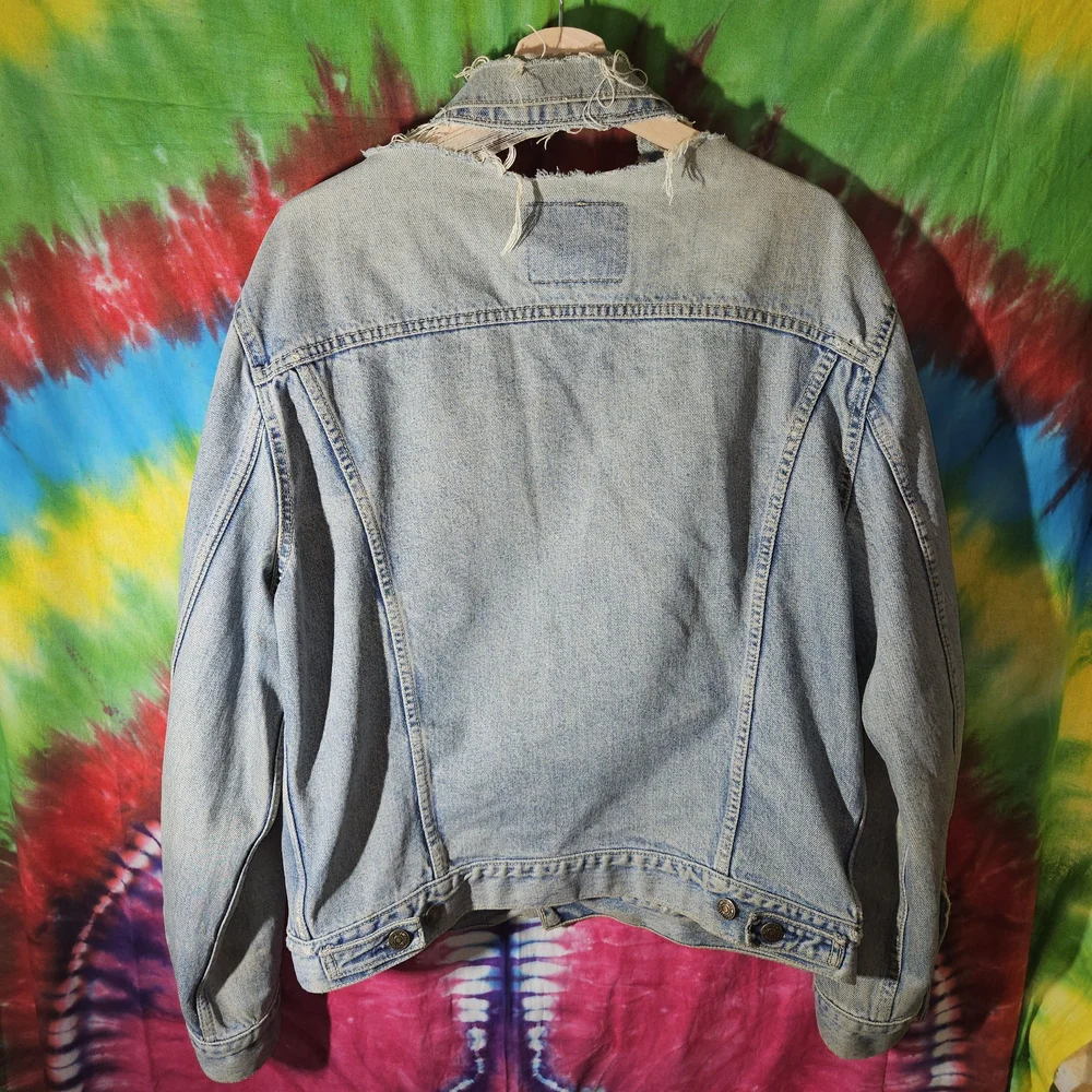Levi's 80's Light Blue Distressed Denim Jacket Size L - Picture 2 of 16